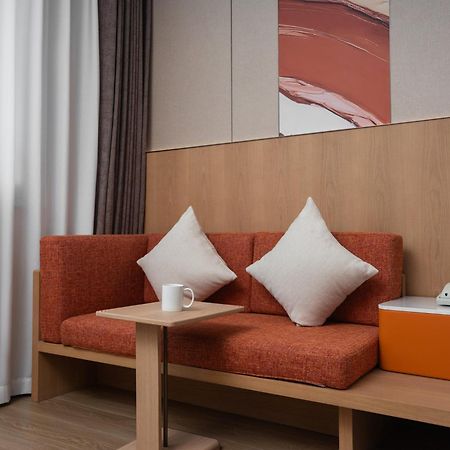 Holiday Inn Express Shangdi Beijing By Ihg L Next To Yuanmingyuan Park & Subway & Qinghe Railway Station & Beijing Sport University L Taxi 15 Minutes To Summer Palace & Peking University & Tsinghua University L 20 Minutes To Badaling Great Wall By Ra Zewnętrze zdjęcie