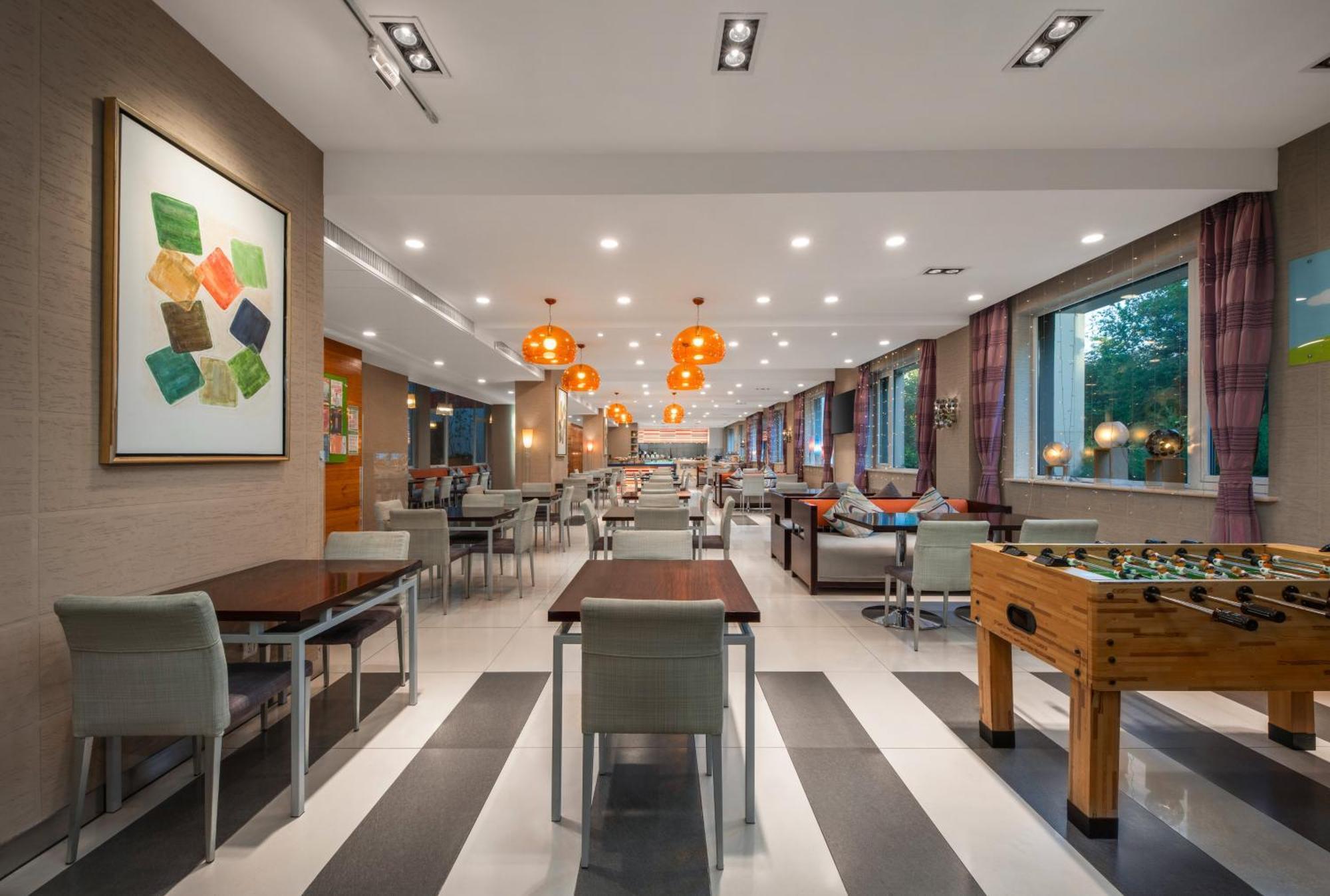 Holiday Inn Express Shangdi Beijing By Ihg L Next To Yuanmingyuan Park & Subway & Qinghe Railway Station & Beijing Sport University L Taxi 15 Minutes To Summer Palace & Peking University & Tsinghua University L 20 Minutes To Badaling Great Wall By Ra Zewnętrze zdjęcie